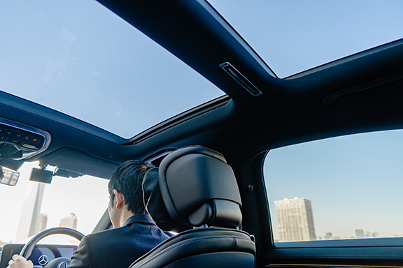Sunroof in the Mercedes Benz S580