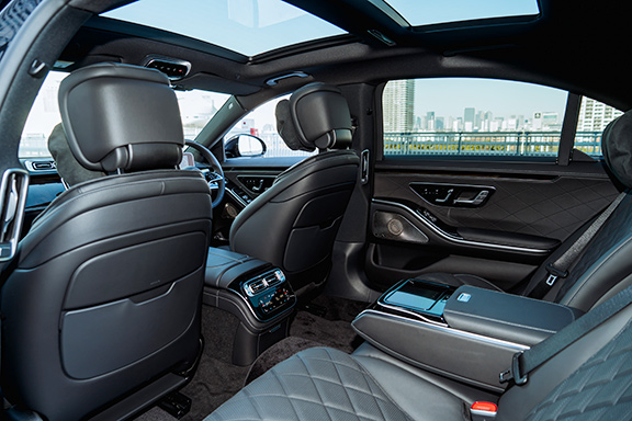 The interior in the Mercedes Benz S580