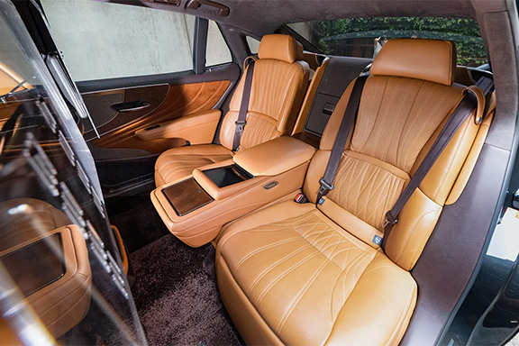 interior in the Lexus LS500 EXECUTIVE